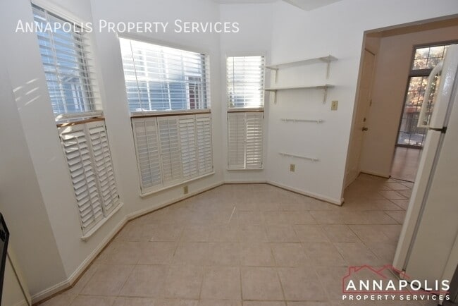 Building Photo - 962 Yachtsman Way