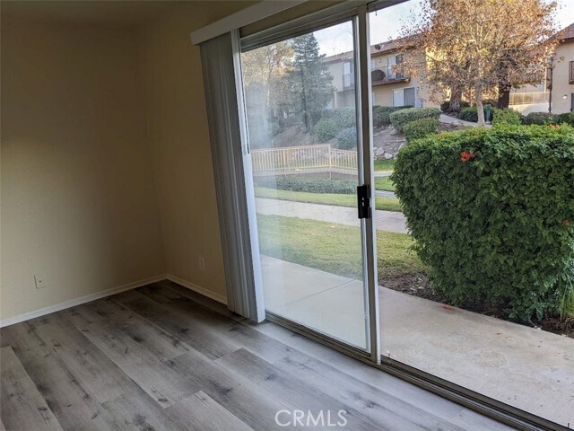 Foto del edificio - 1365 Crafton Ave