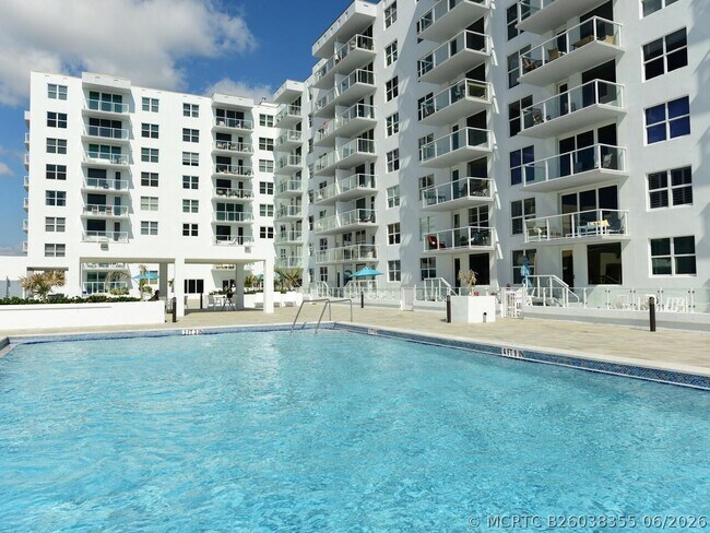 Foto del edificio - 3450 S Ocean Blvd