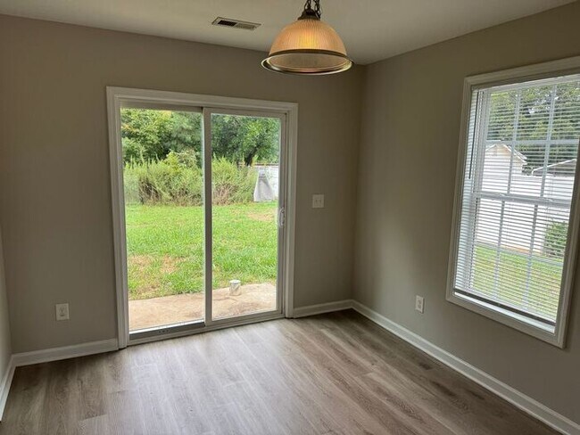 Foto del edificio - Nice townhouse duplex in convenient Kannap...