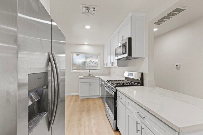 Foto del edificio - 5162-5166 Ewing St.