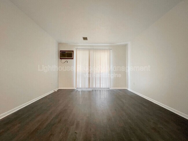 Building Photo - 2972 Vineland Ave SE