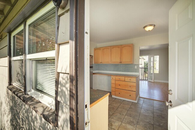 Foto del edificio - 2410 SW Brandon St