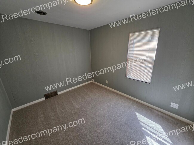 Foto del edificio - Spacious 3 bed 1.5 bath house