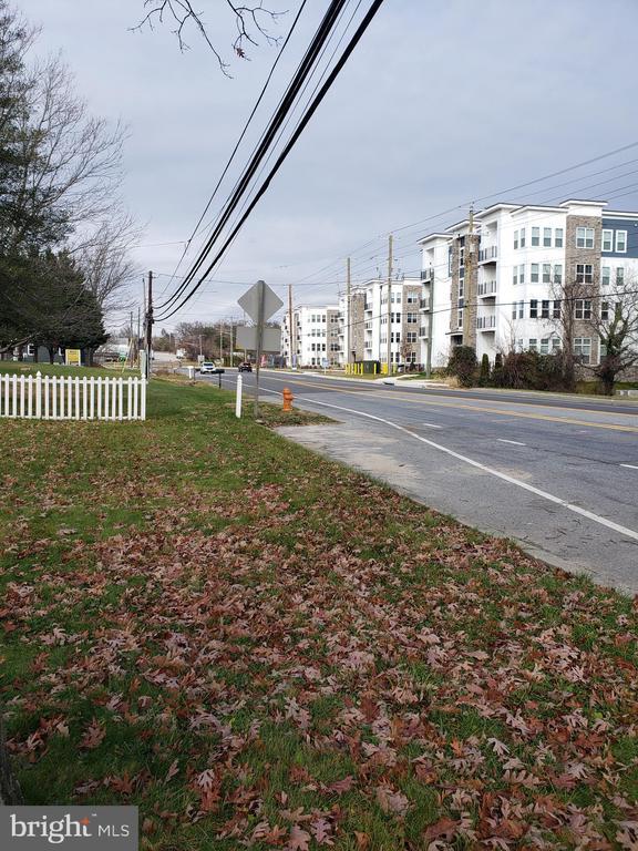 Building Photo - 6802 Dorsey Rd