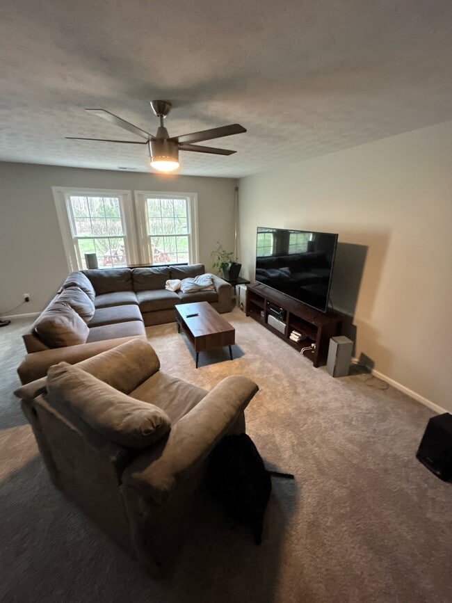 Foto del edificio - 2083 Wood Brook Ct