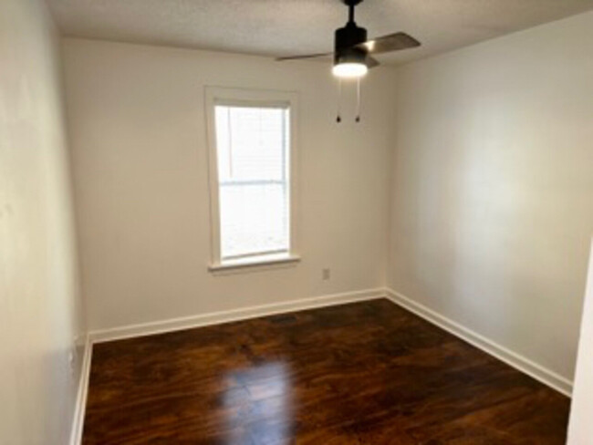 Building Photo - Rooms for rent in Wake Forest