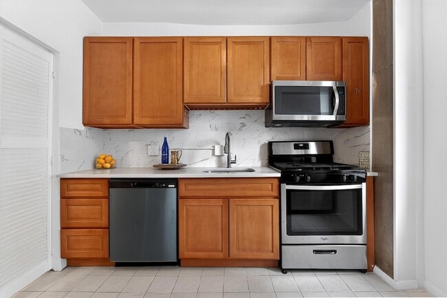 Foto del edificio - 6045 JFK Blvd E