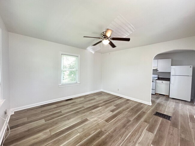 Building Photo - 329 Chamber Ave-
