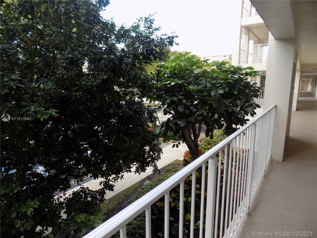 Foto del edificio - 3100 N Course Ln