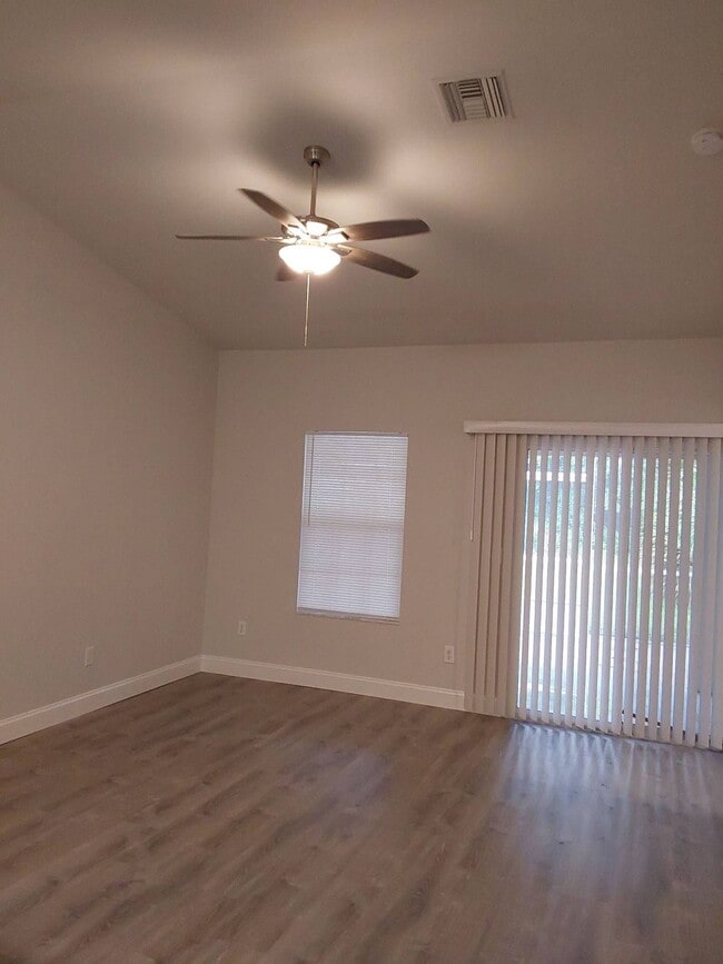 Building Photo - 9 Pony Express Dr