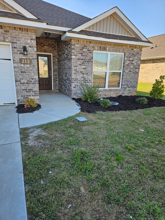 Building Photo - 212 Pine Is Ave