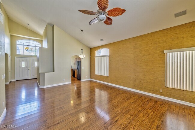 Foto del edificio - 933 E Scarlet Haze Ave