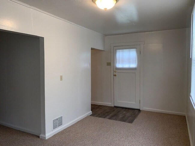 Foto del edificio - 2 Bed 1 Bath