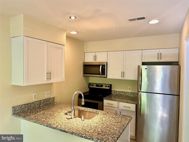 Foto del edificio - 6077 Deer Hill Ct