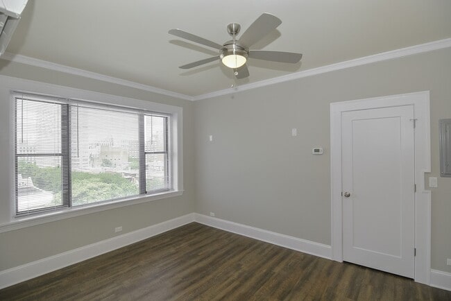 Building Photo - 817 W Lakeside Pl