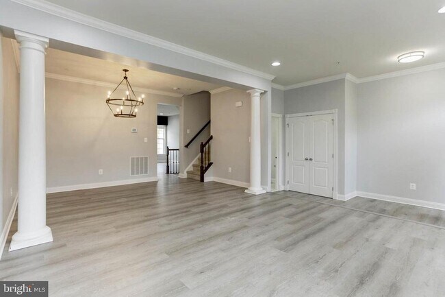 Foto del edificio - 7628 Elmcrest Rd