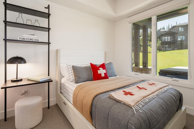 Building Photo - 66 Mountain Loop Rd