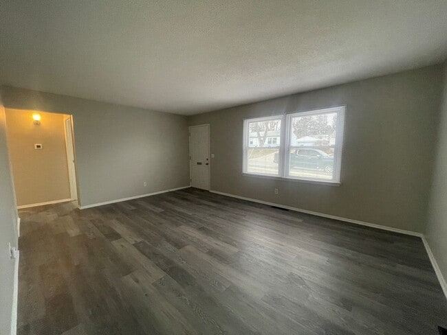 Foto del edificio - Home For Rent In Bellevue