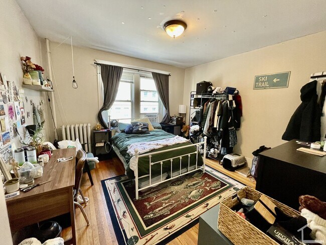 Foto del edificio - Fantastic, Spacious 3-bed /1-bath in Allston