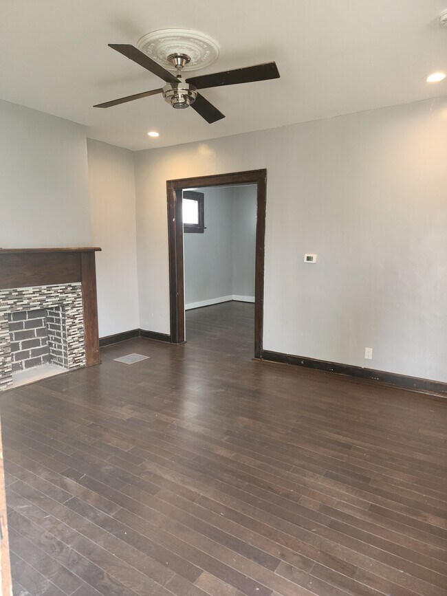 Foto del edificio - 974 Miller Ave