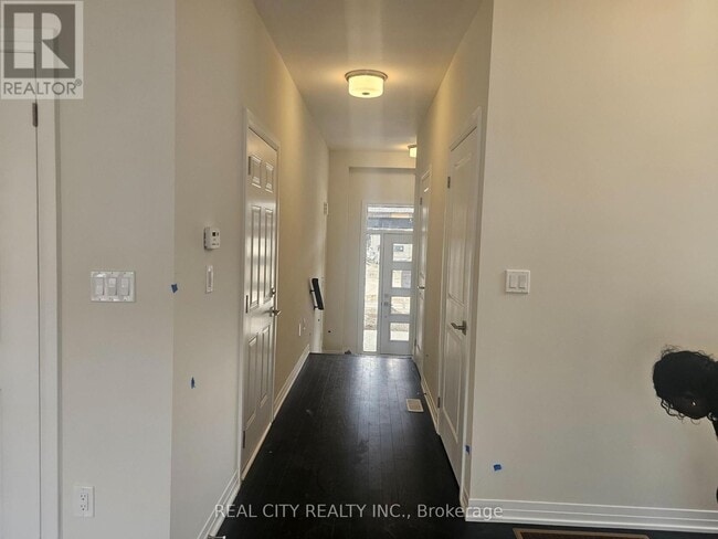 Building Photo - 3063 Sandy Acrs Ave
