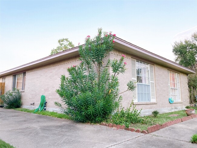 Building Photo - 19518 Munsey Ct