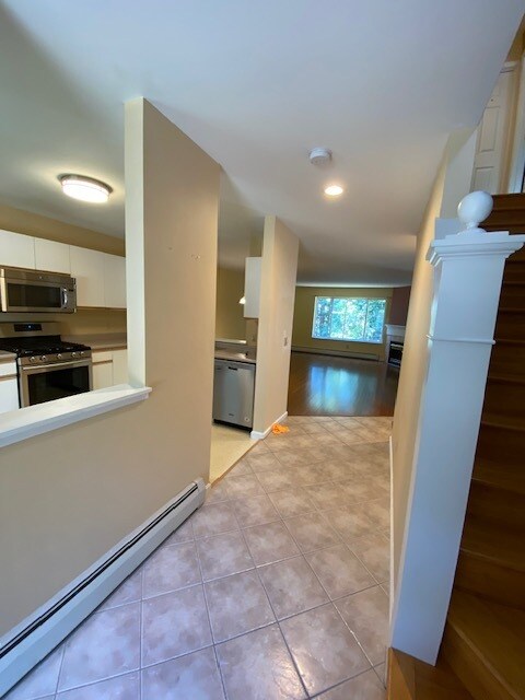 Main Entry - 8 Steeplebush Rd