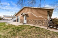 Beautiful Townhome with Detached Garage and Pool Access!