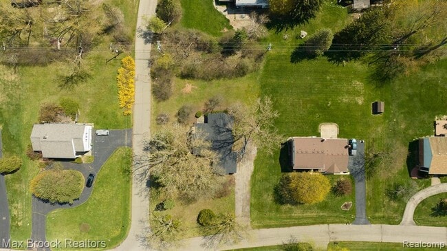 Building Photo - 6207 Nicholas Dr