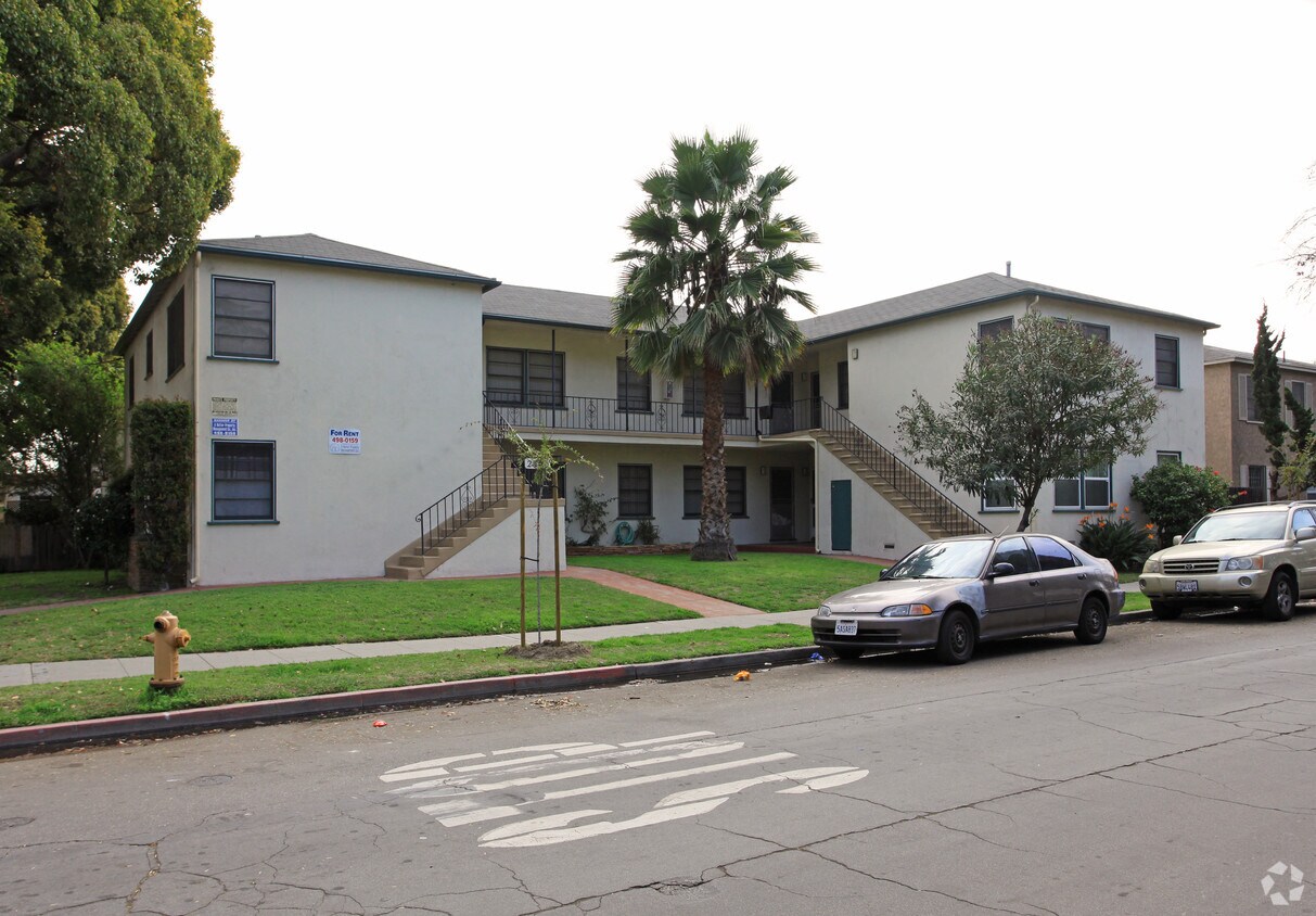 Foto del edificio - 2490 Cedar Ave