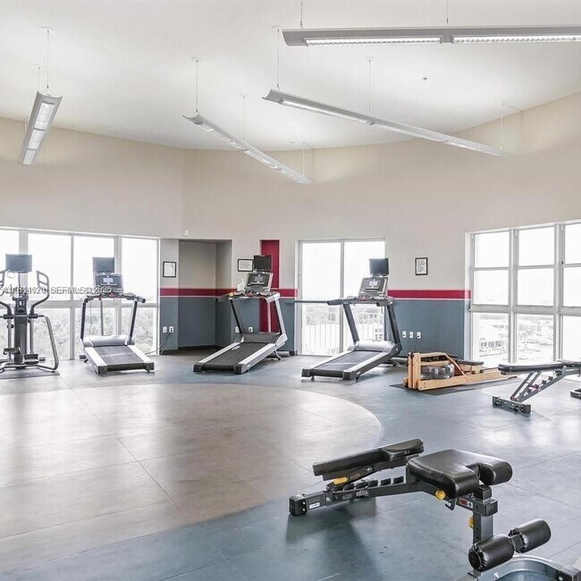 Foto del edificio - 7275 SW 90th St