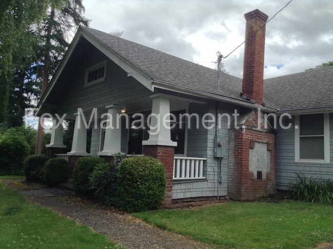 Building Photo - 10640 NE Beech St