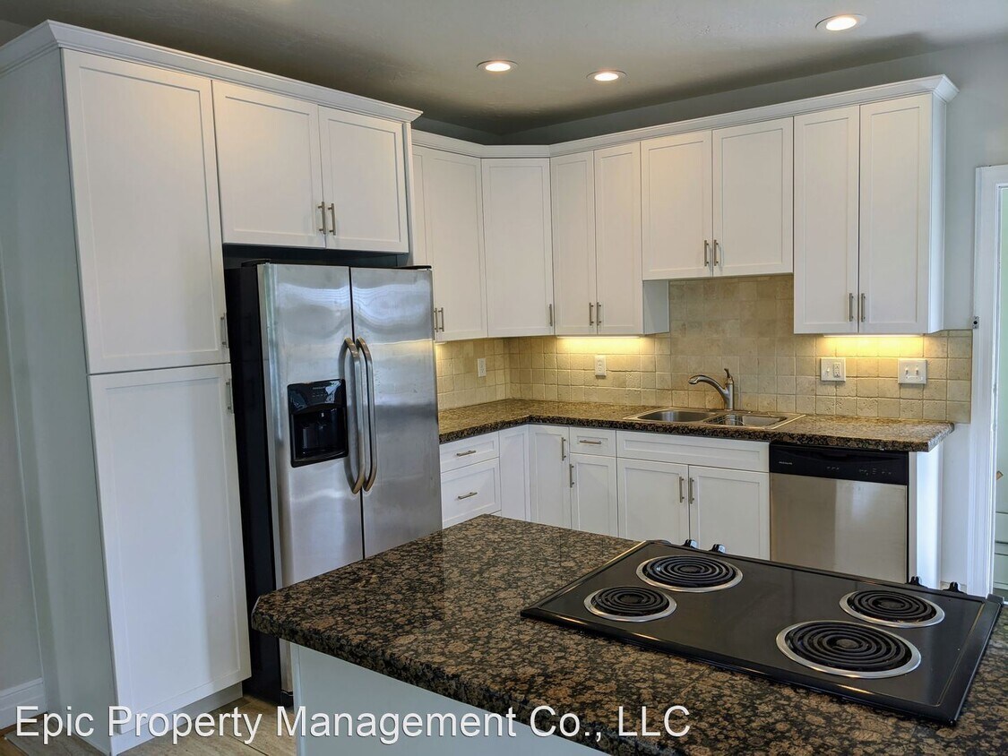 Primary Photo - 2 br, 1 bath House - 2289 So Lake Street #1