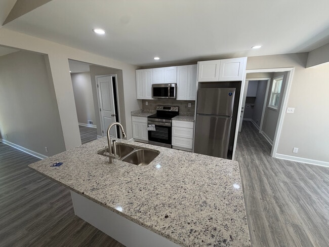 Foto del edificio - Room in House on Heritage Hills Cir