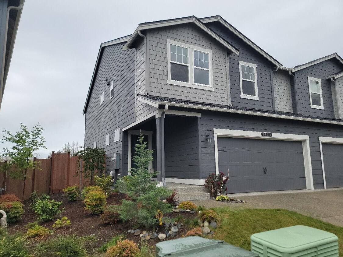 Primary Photo - 3 Bedroom Home in The Preserve at Illahee ...