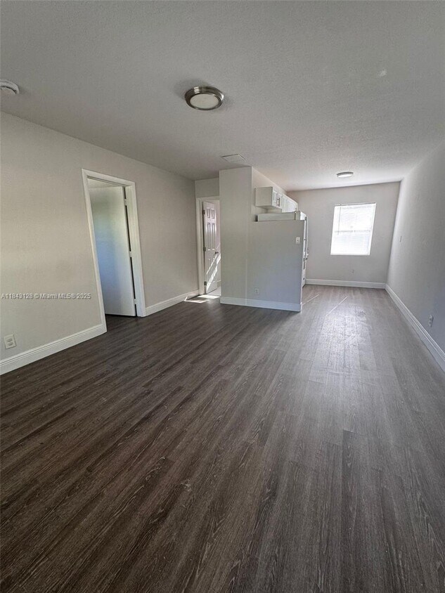 Foto principal - 2222 Van Buren St