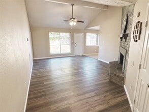 Building Photo - 15822 Baybriar Dr