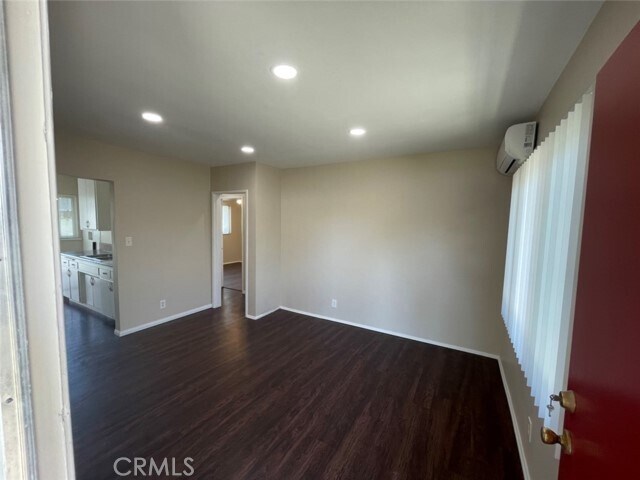 Building Photo - 417 W Crescent Dr