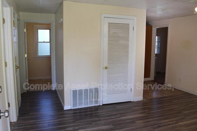 Foto del edificio - 3010 Bender St