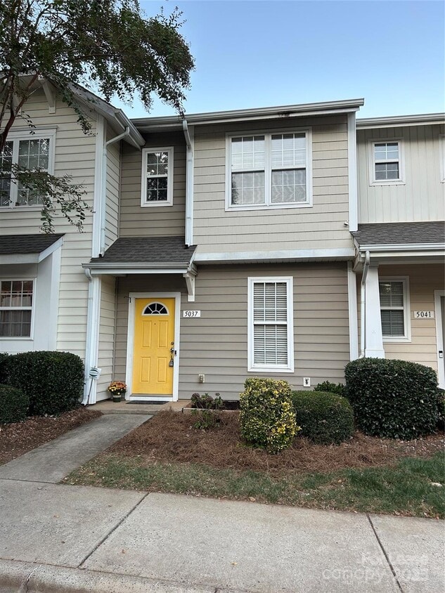 Foto principal - 5037 Sunset Ridge Ct