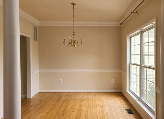 Foto del edificio - 1st Floor Primary BR
