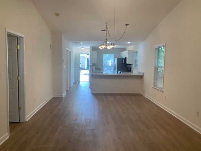 Building Photo - 664 Mickelson Way