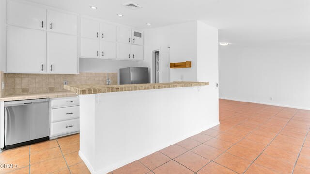 Building Photo - 1450 Benedict Canyon Drive