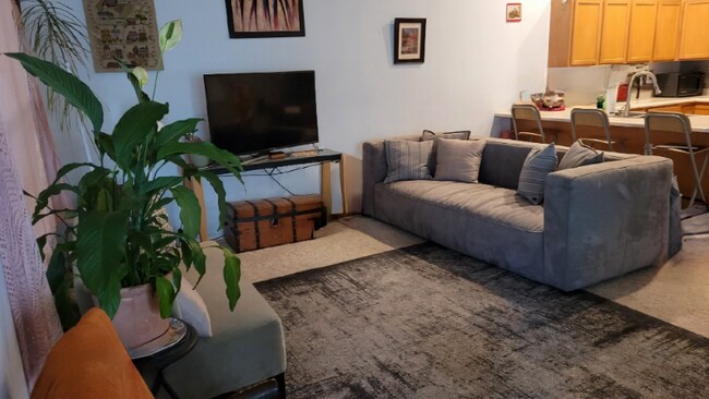 Foto del edificio - 1021B Park Ave