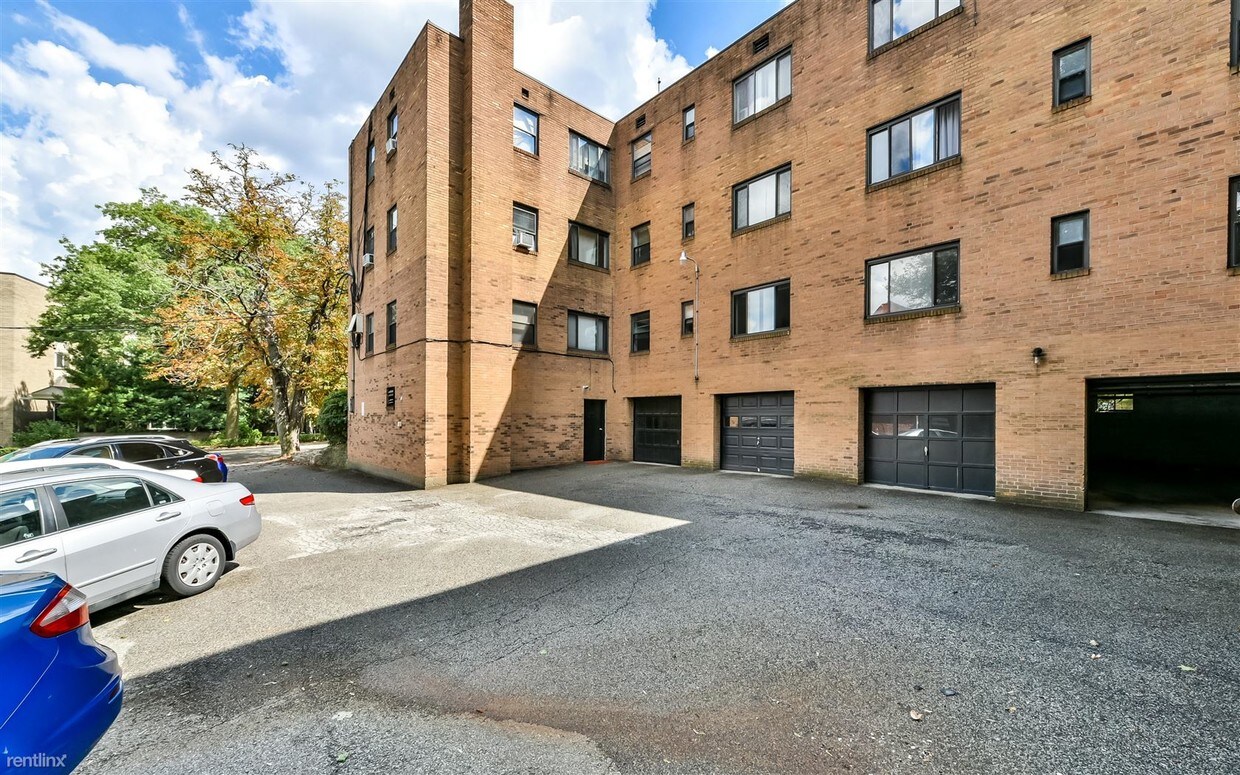 Primary Photo - 2 br, 1 bath Apartment - 6235 5th Ave Apt B12