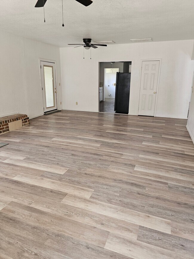 Foto del edificio - 531 N Pottenger Ave