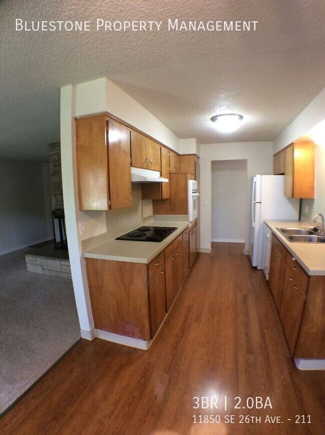Foto del edificio - 2nd Floor 3 bedroom/2 bath.  Available app...