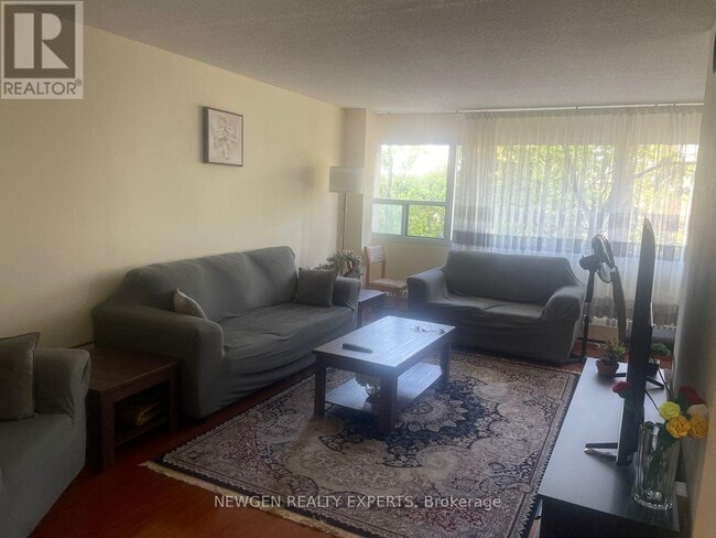 Building Photo - 100-100 Leeward Glenway