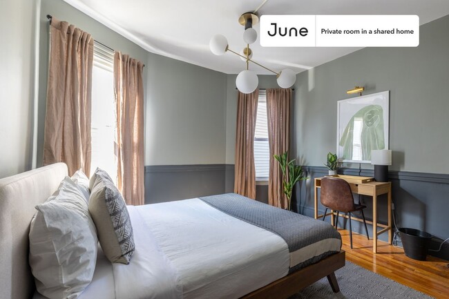 Private bedroom in 4 bed/1 bath Home - Private bedroom in 4 bed/1 bath Home